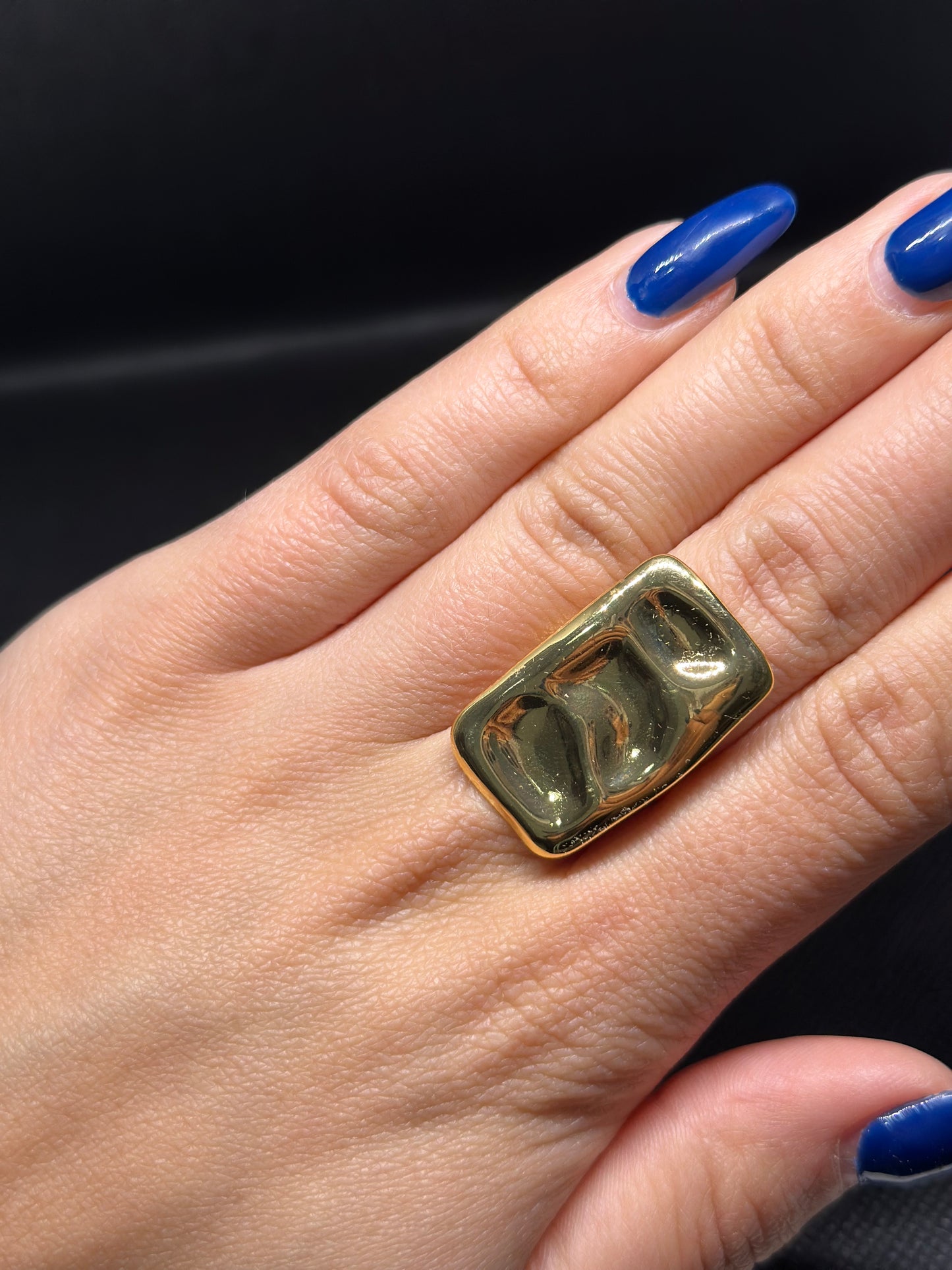 Anello square