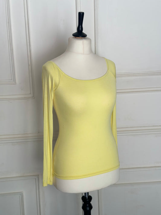 Maglia tessuto semitrasparente