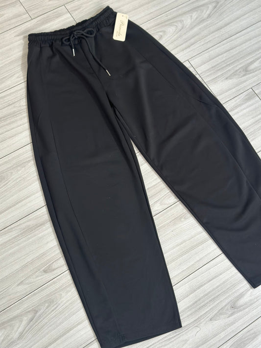 Pantalone monday