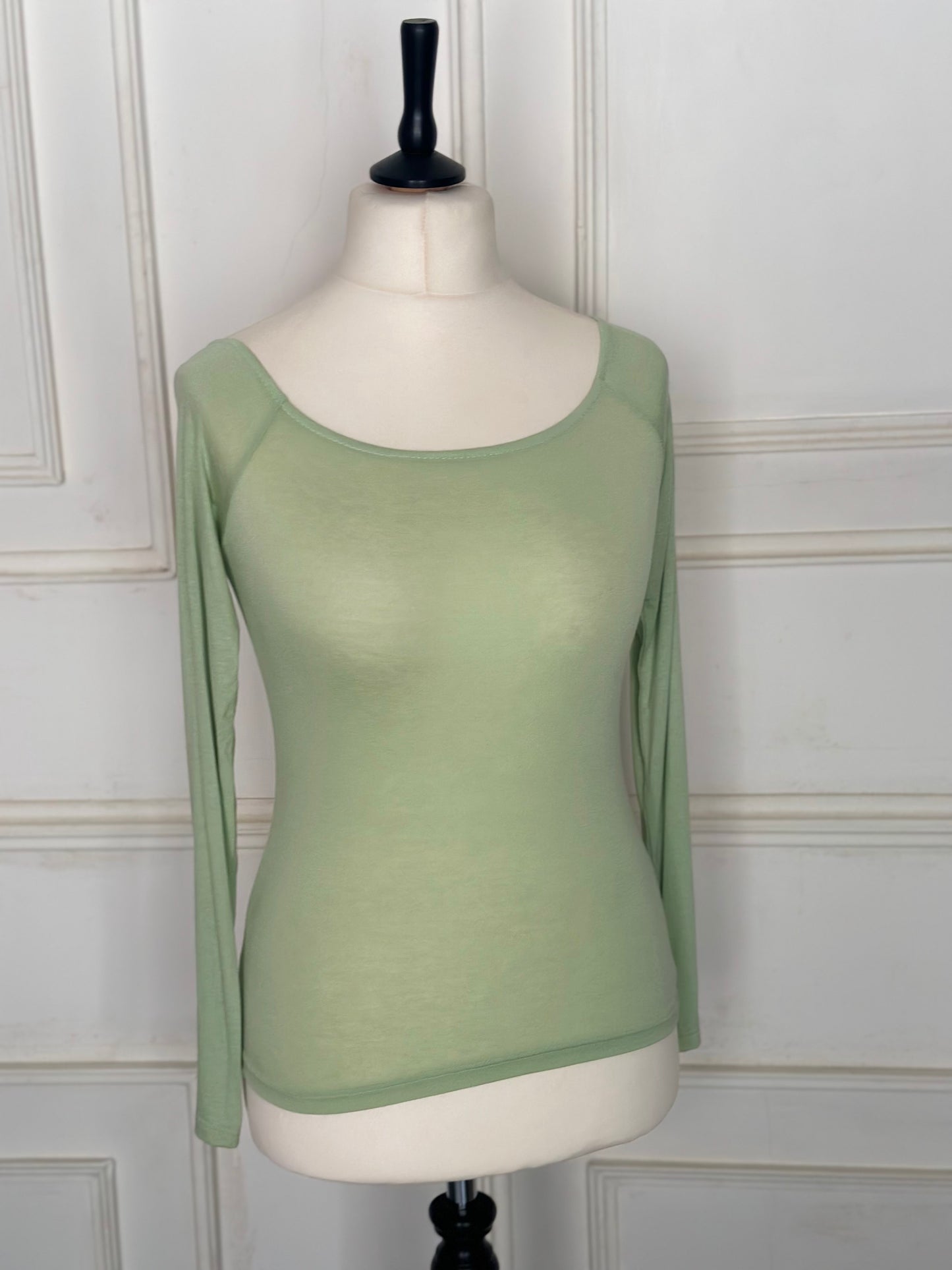 Maglia tessuto semitrasparente
