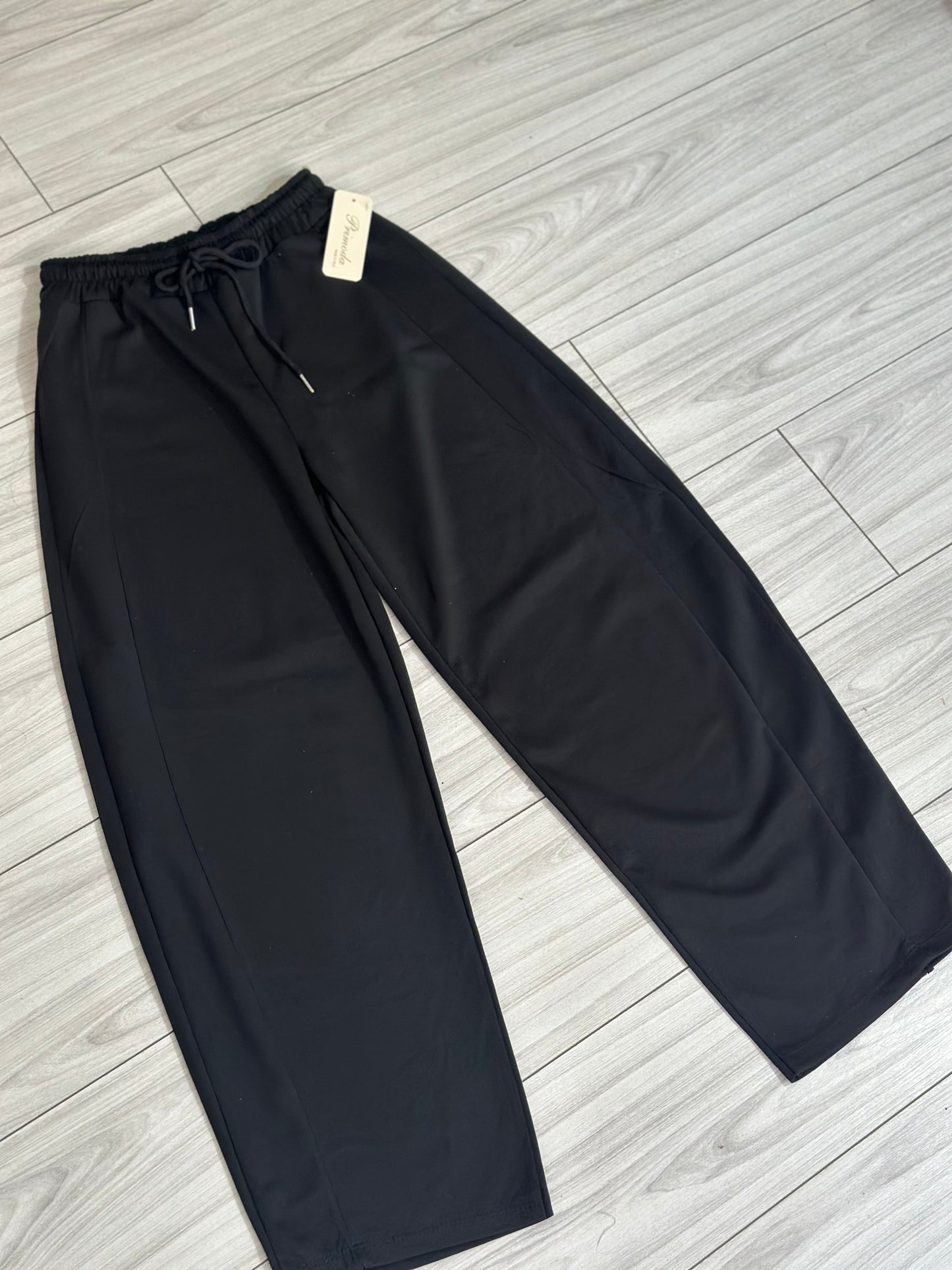 Pantalone monday