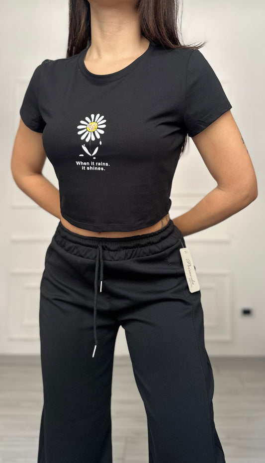 T-shirt shines
