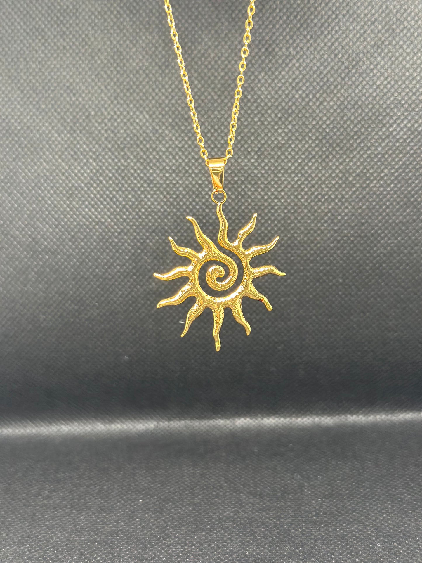 Collana Sun
